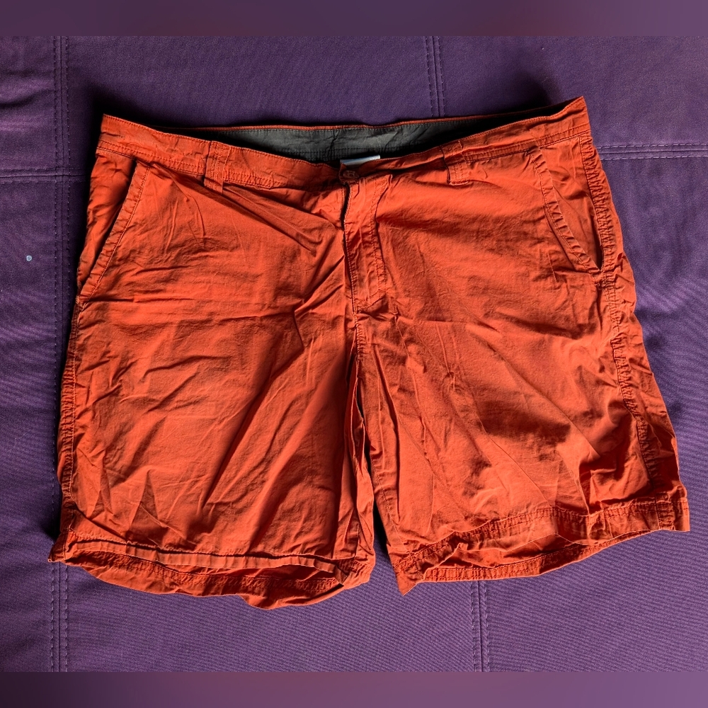 Columbia Rusty Red Shorts 38 Men's